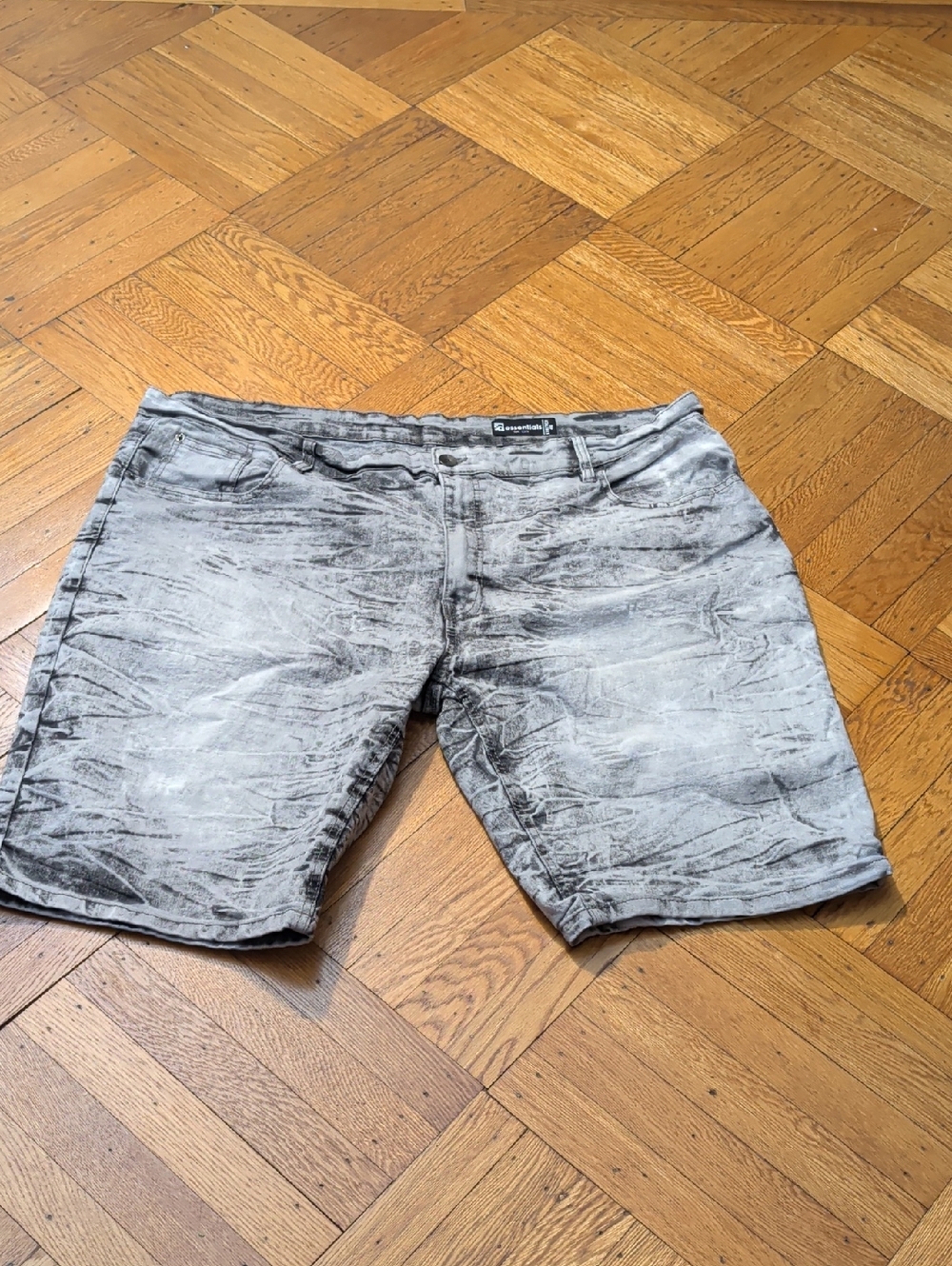 Men's Distressed Gray Jean Shorts - Casual Five-Pocket Style